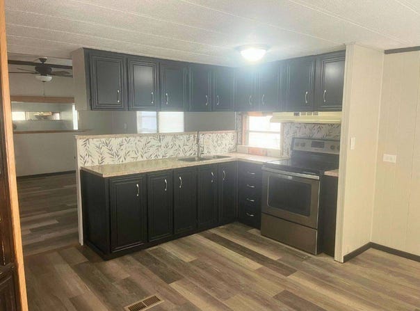 103 Hollyhock Ln, Metamora, IL 61548