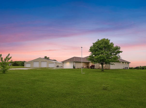 150 Shelbrae Lane, Clever, MO 65631