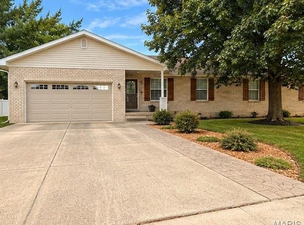 720-722 Brittany Court, Waterloo, IL 62298