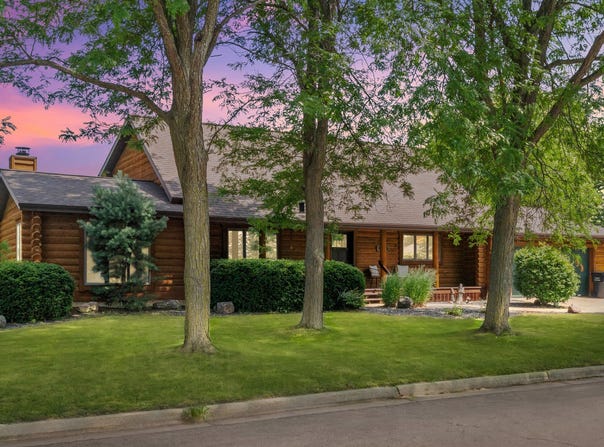 914 E Brownell St, Tomah, WI 54660