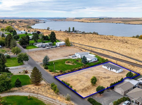 117 Lakeview Dr., Burbank, WA 99323