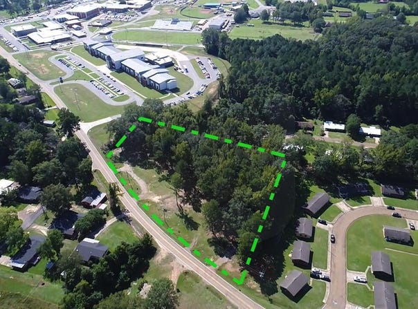 1013 Golf Course Road, Philadelphia, MS 39350