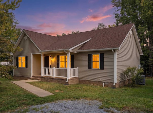 38 HAYRICK RD, WAYNESBORO, VA 22980