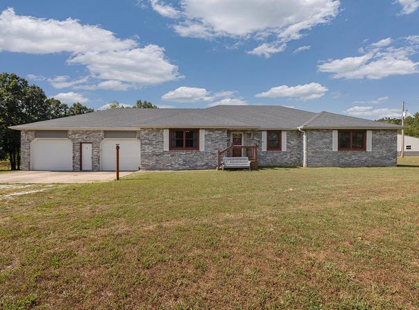 86 Rebas Hazelnut Drive, Fordland, MO 65652