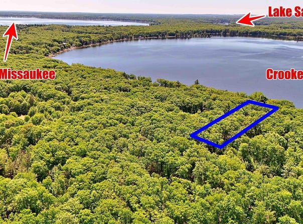 9440 W Oak Drive, Lake City, MI 49651