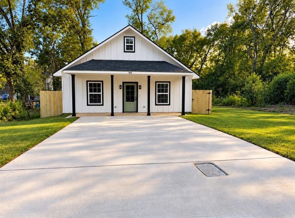 802 W Nelson St, Longview, TX 75601