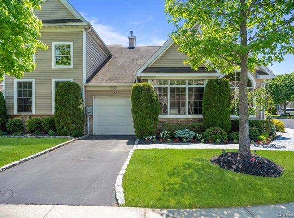 51 Eagle Circle, Bohemia, NY 11716