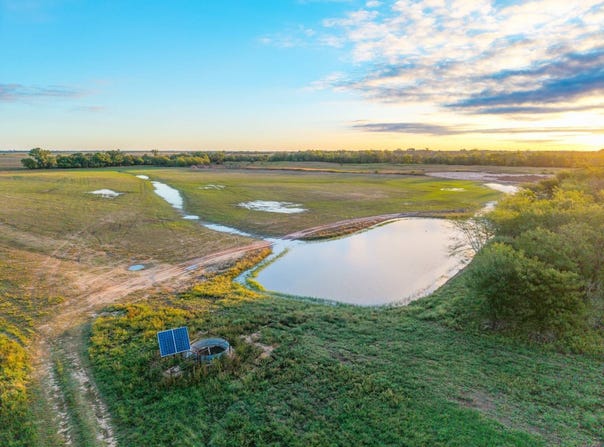 S Netherland Rd, Sylvia, KS 67581