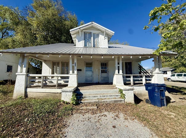 319 N Grand Avenue, Houston, MO 65483