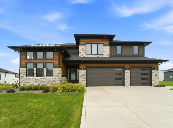 9343 Iris Drive, St. John, IN 46373