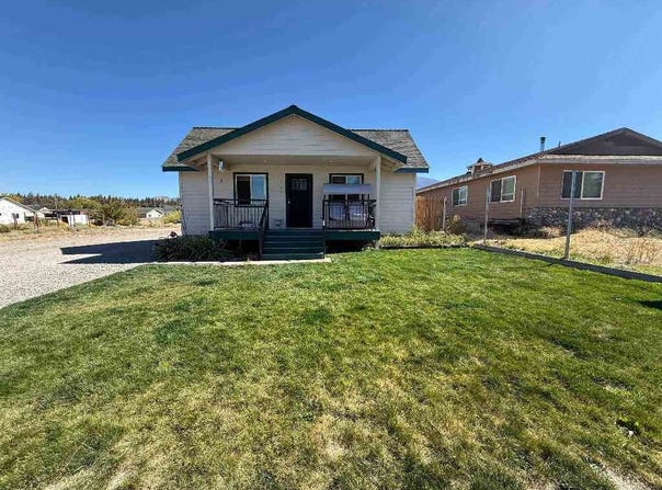 1379 Oak Street, Weed, CA 96094
