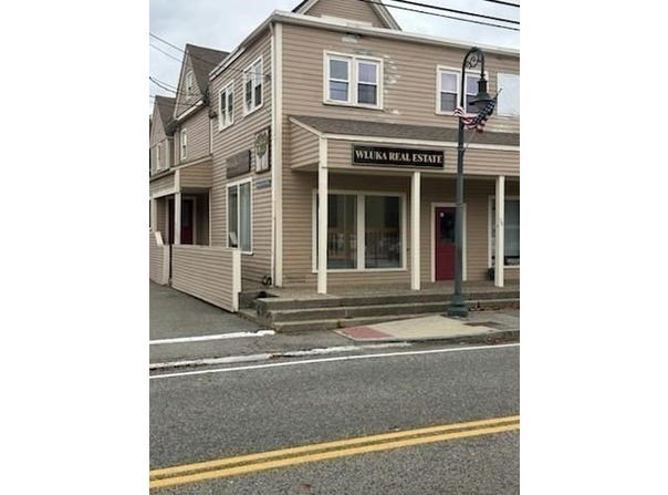 10 E Chestnut St, Sharon, MA 02067