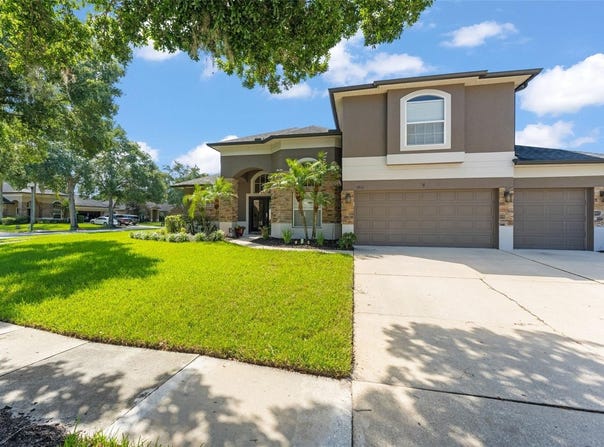 3833 EMERALD ESTATES Circle, APOPKA, FL 32703