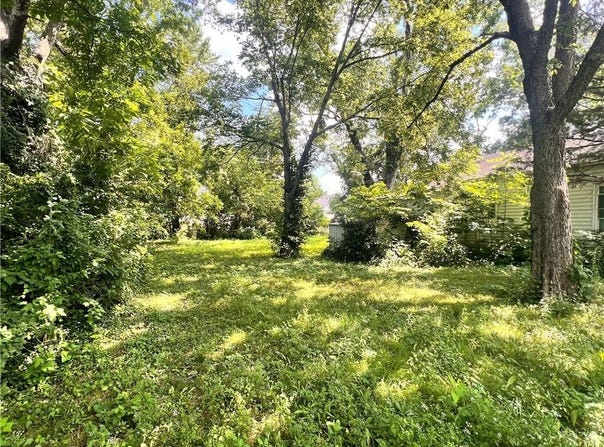 120 W 3rd Street, Adrian, MO 64720