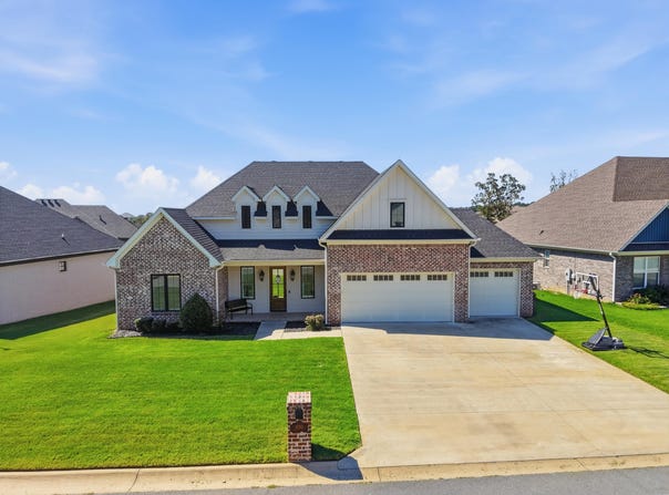 9740 Cliffside Drive, Sherwood, AR 72120