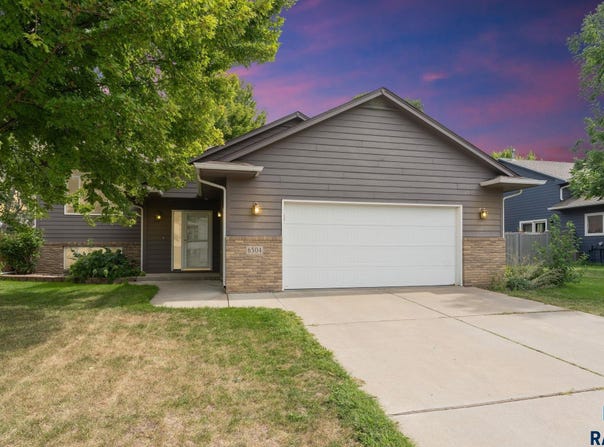 6504 S Mogen Ave, Sioux Falls, SD 57108