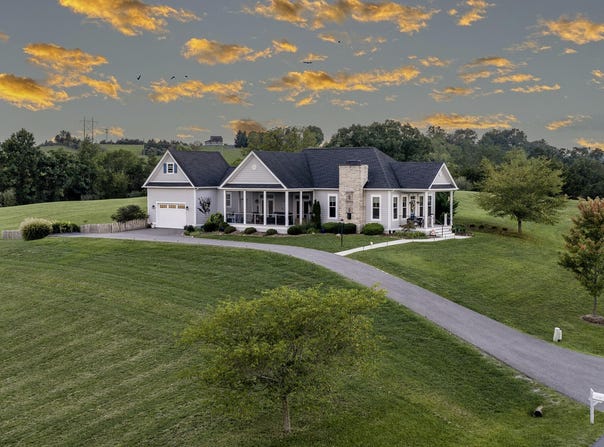 35 Cora Ln, Lexington, VA 24450