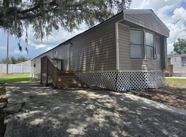 1221 N Valrico Rd, Valrico, FL 33594