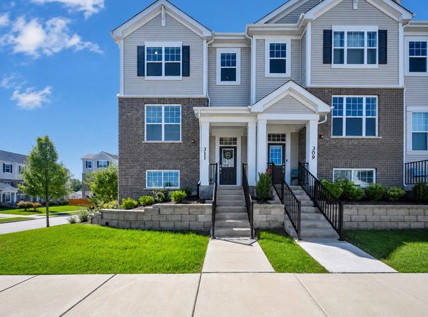 311 Timberleaf Circle, Roselle, IL 60172