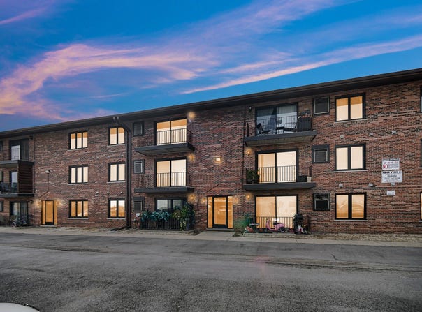 7347 W 79TH Place, Bridgeview, IL 60455