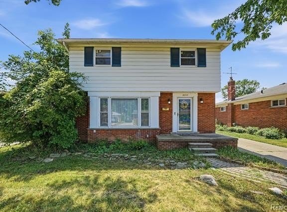 18332 Spring Court S, Fraser, MI 48026