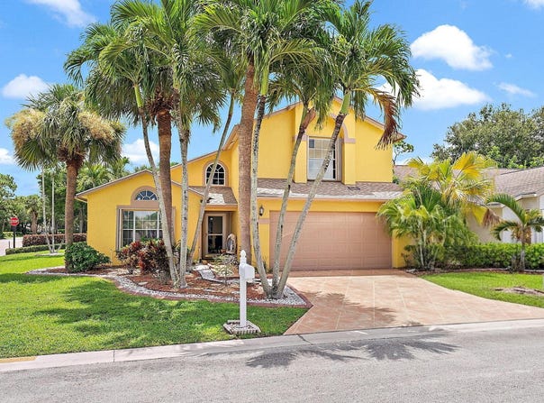 119 Hammocks Drive, Greenacres, FL 33413