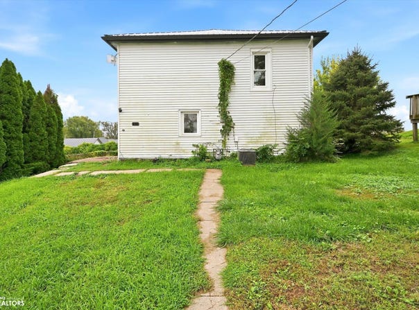 304 Main Place, Persia, IA 51563