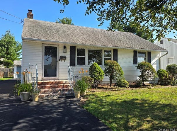 107 Nevada Street, Hicksville, NY 11801
