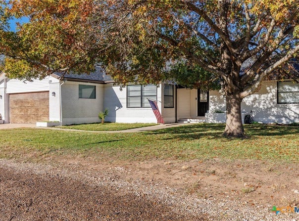 139 E Cottonwood Drive, Granite Shoals, TX 78654