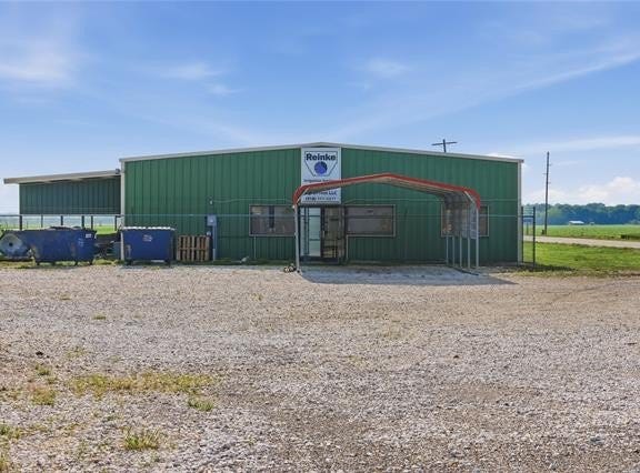 13599 E Highway 64, Webbers Falls, OK 74470