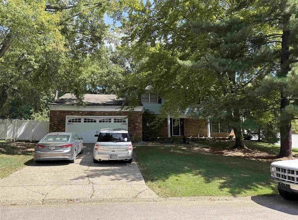 5200 Landview Dr., NEWBURGH, IN 47630