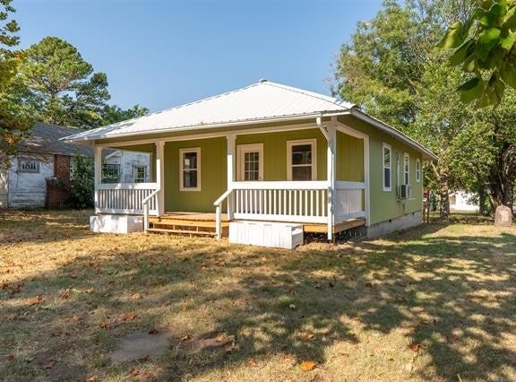 123 S 9th, Okemah, OK 74859