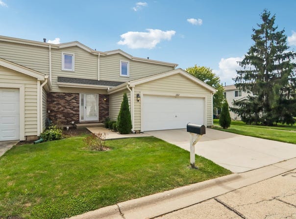 682 Claridge Circle, Hoffman Estates, IL 60169