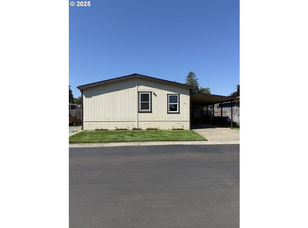 29720 Jeans Rd, Veneta, OR 97487