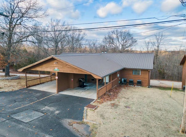 161 Notch Lane, Reeds Spring, MO 65737
