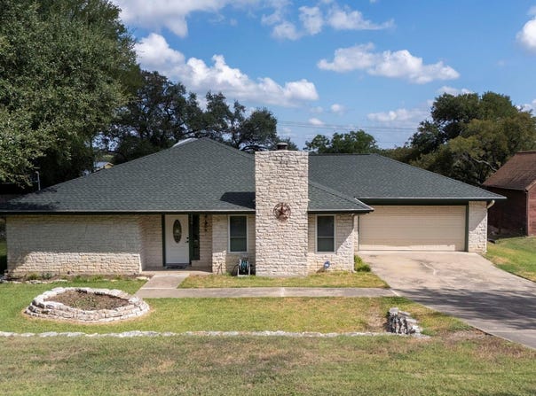 404 Hunt Ln, Buda, TX 78610