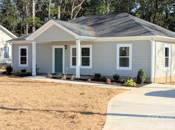 1609 N Sutherland Avenue, Monroe, NC 28110