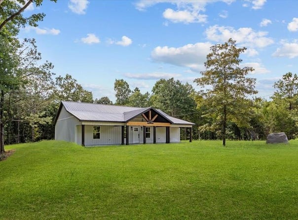 131 Magic Valley Dr, CAMDEN, TN 38320