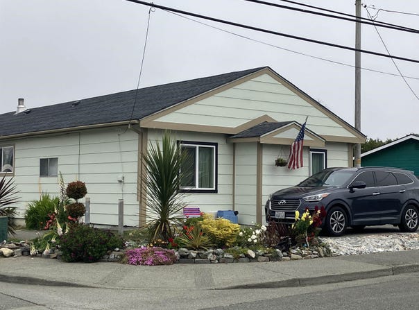1028 Pacific ave, crescent city, CA 95531