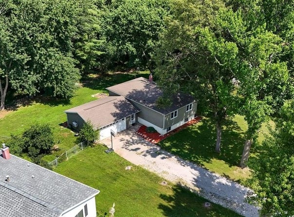 1948 Surf Drive NE, Solon, IA 52333