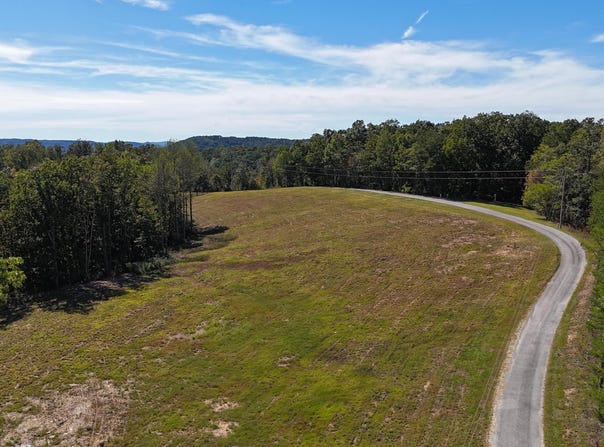 277 Burnt Tree Lane, Crawford, TN 38554