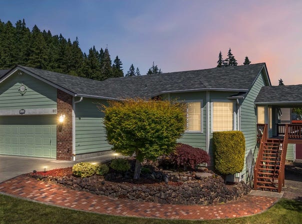 912 EDINBURGH Ct, Kelso, WA 98626