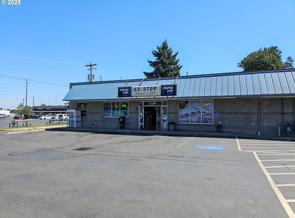 170/190 N 3RD St, Harrisburg, OR 97446
