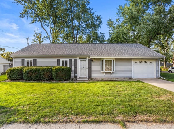 2903 Sangamon Drive, Champaign, IL 61821