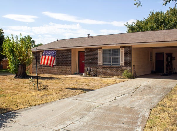 1409 Avenue D, Graham, TX 76450