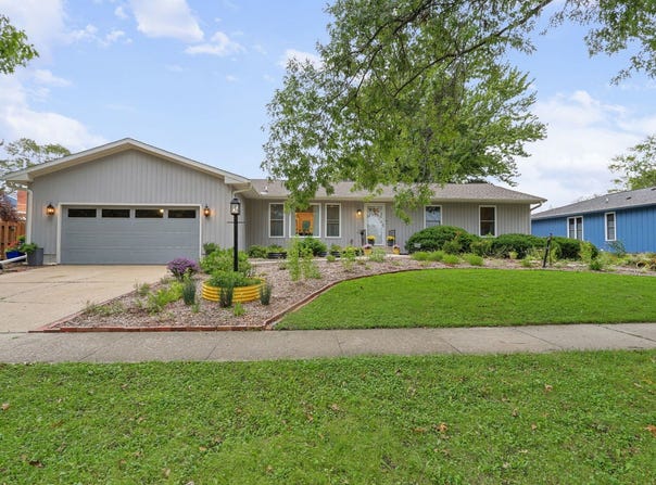 2204 Plymouth Drive, Champaign, IL 61821