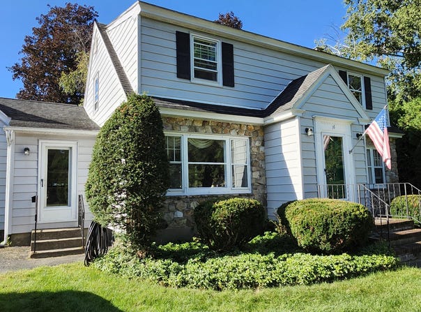 16 Wellesley St, Pittsfield, MA 01201