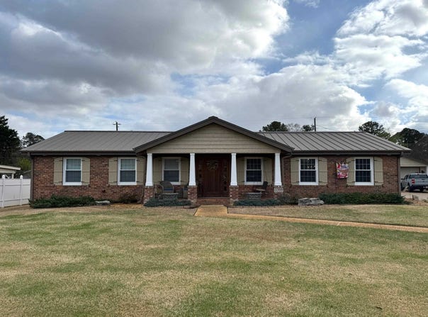 2209 Bower Dr, Florence, AL 35630