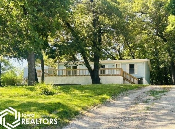 187 Horseshoe Drive, Montezuma, IA 50171