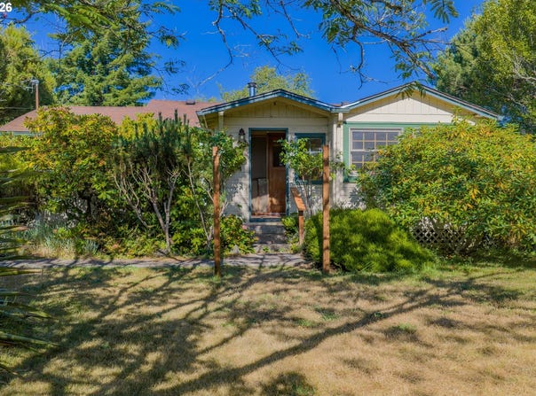 635 25TH St, MyrtlePoint, OR 97458